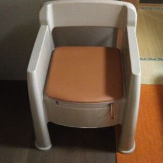 介護用品（テイコブシャワーチェア、ポータブルトイレ）差し上げますの画像
