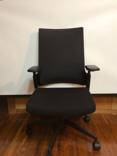 定価6万円/使用期間1年6ヶ月美品→ネット企業で使っていた椅子です。