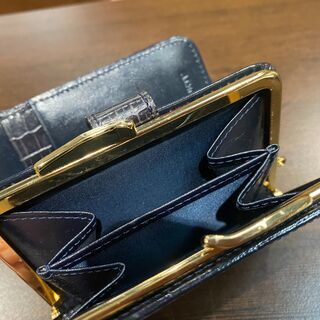 ☆コスメデコルテ　二つ折り財布☆ の画像