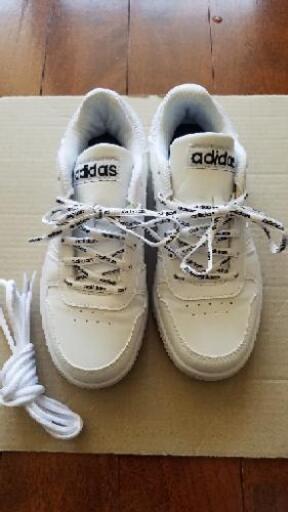 adidasスニーカー
