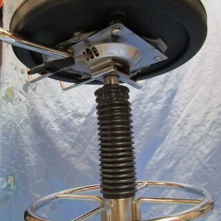 業務用・店舗用・イベント用　高さ調節レバー付 背もたれ付 座椅子部回転 足置き付 イス チェアー 中古品の画像