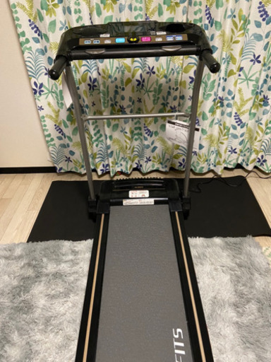 値下げ！！★使用回数2回☆綺麗なランニングマシーン☆