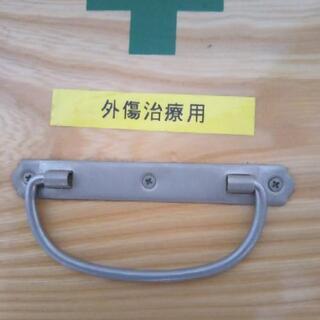 木製の救急箱の画像