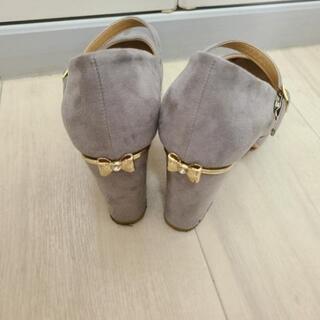 クロッシー パンプス