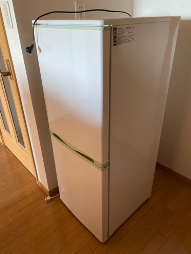 冷蔵庫　エラヴィタックス　吉井電気　2ドア　143L