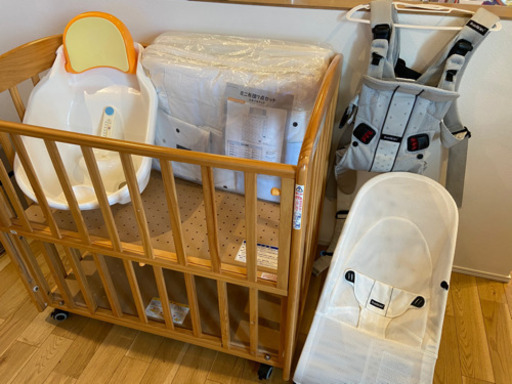 ミニベビーベッド、ベビーバス、ベビー布団セット、バウンサー、抱っこ紐