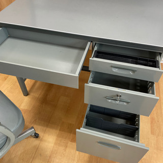 3点セット　事務机・事務椅子・ホワイトボードの画像