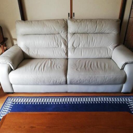 値下げしました！ソファー三人掛け用