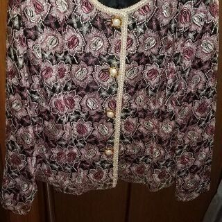 刺繍がゴージャスなミセス向きジャケット