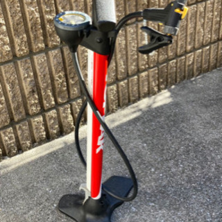 【受け渡し予定者決まりました】自転車の空気入れ　圧力計付きの画像