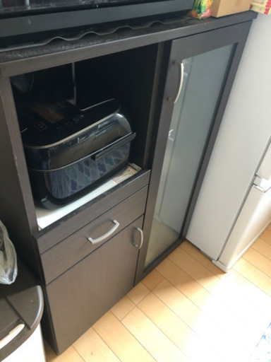 食器棚　カップボード