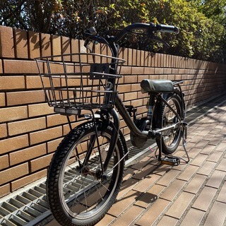 【差し上げます】子供自転車 16インチ ブリヂストン bikke m（ダークグレー）補助輪パーツ有りの画像