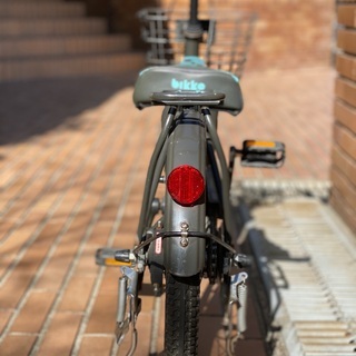 【差し上げます】子供自転車 16インチ ブリヂストン bikke m（ダークグレー）補助輪パーツ有りの画像
