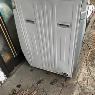 ドラム式洗濯機中古です