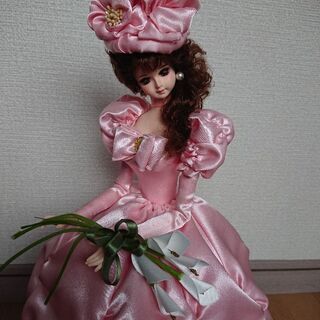ケース入りフランス人形