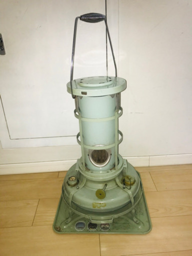 アラジン  石油ストーブ　点火確認できます。