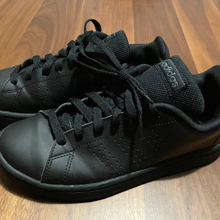アディダス adidas アーバンコート ベース オールブラック 22.5cmの画像