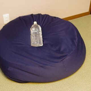 【無料】ビーズクッション　紺色の画像