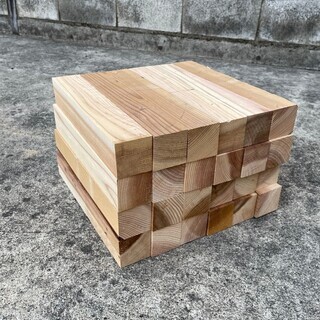 たき火　セット　杉　角材　1５本　1000円　約53角　長さ700ミリ前後　DIY　キャンプ　ソロキャンの画像