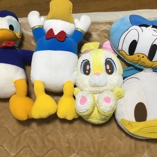 値下げしました。ぬいぐるみとクッション全部まとめて１００円の画像