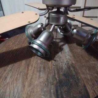 終了売れました！タキズミ製シーリングファンライトの画像