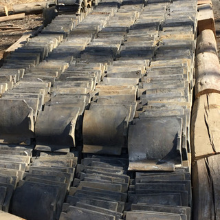 古い瓦   ガーデニングなどにいかがでしょうの画像