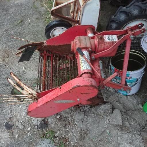 カライモ起こし機械