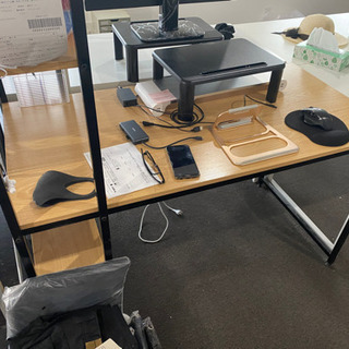 【pcデスク2】引越しのため、100円でお譲りします。机 勉強机