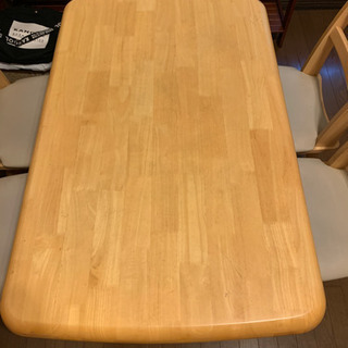 ダイニングテーブル　イス４つ　セットの画像