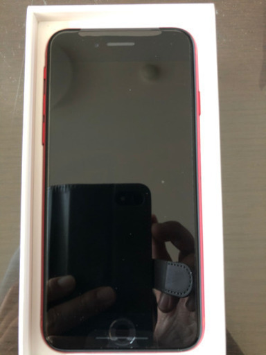 取引中《ほぼ新品》iPhone SE 第二世代(SE2)128GB