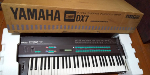 ヤマハ　DX7  シンセサイザー
