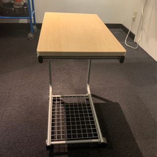 サイドテーブルの画像