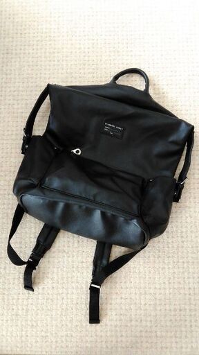 ★完売★☆USED☆　ブラック・立体ポケットリュック（STANDARD SUMMIT）