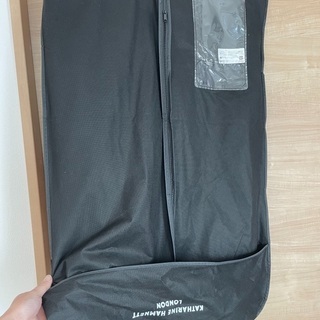 キャサリンハムネット コートの画像