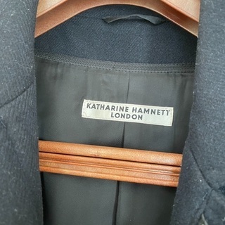 キャサリンハムネット コートの画像