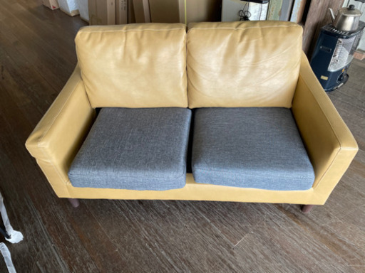 ソファー！座面が違うの使用してますので2000円！
