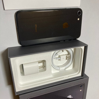 iPhone8 美品  ブラック 64G 箱 ACアダプタ ライトニングケーブル付き