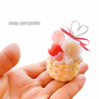 初心者様大歓迎!『薔薇のネイキッドケーキのメモスタンド』  の画像