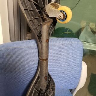 エスボート　 ブレイブボート　スケボー　キックボート　全長68cm　中古品　リップスティック　  ローラー　部品取りの画像