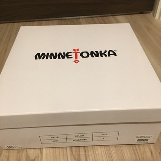 新品　未使用　ミネトンカ　ボア　ブーツの画像