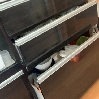 2/14、15限定！食器棚差し上げますの画像