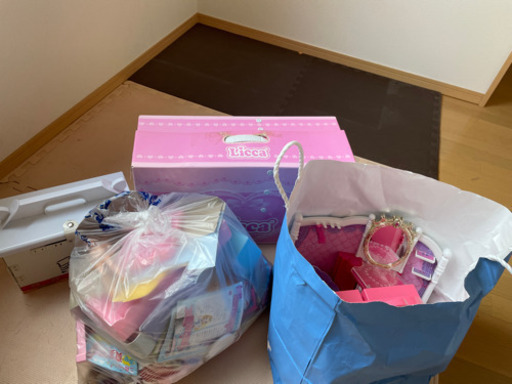 中古　リカちゃん人形　9体＋ハウス　ドーナツ