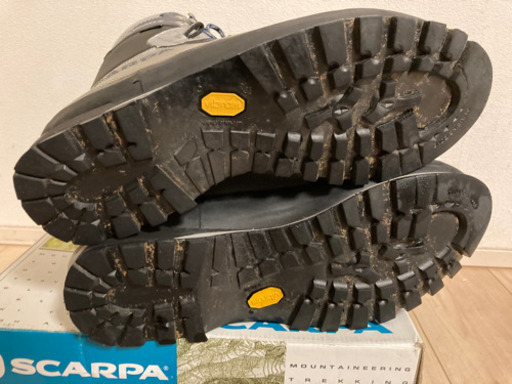 登山靴　スカルパ　シャルモGTX