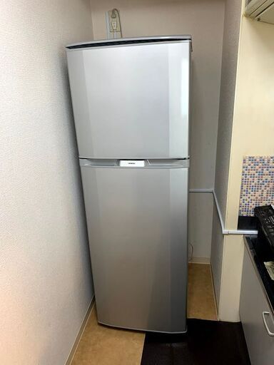 【苫小牧バナナ】民泊使用品 日立 230L冷蔵庫 R-23YA 2011年製 シルバー系 動作確認済み ※403