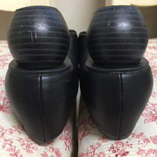 ♥️横も後ろも可愛いパンプス♥️まんまるヒール5cm♥️約24〜24.5♥️の画像