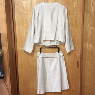 レディーススーツの画像