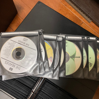 ケース無しCD50枚強(ビートルズとメンバーのソロ)とCD収納ボックス