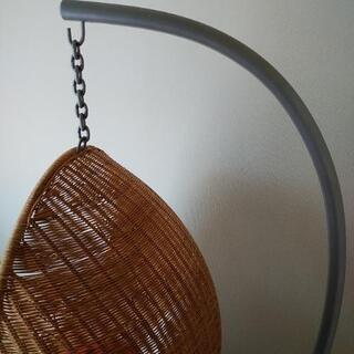 ハンギングソファ　エッグソファ　籘(ラタン)ソファの画像