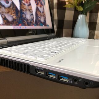 ☆彡ＷｅｂカメラUSB接続付・新品SSD240gb・メモリ８ＧＢ💗ｉ７第二世代💗ＮＥＣリノベＰＣ・女性にも人気のクリスタルホワイト/Ｗｉｎ１０/Office2019付/15.6ｲﾝﾁ/無線ＬＡＮ/ＤＶＤ・ＣＤ再生ソフト付　No.21020003の画像