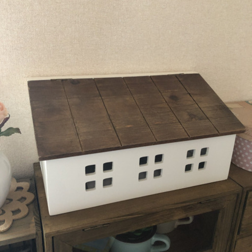 【SOLD OUT】salut!/サリュ! おうち型ケーブルボックス 未使用品